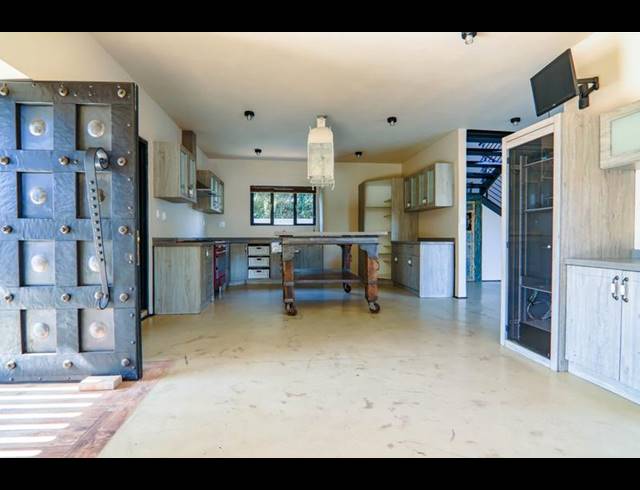 4 BEDROOM HOUSE FOR SALE IN COPPERLEAF ESTATE